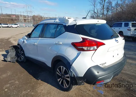 2020 Nissan Kicks Sv Xtronic Cvt z USA, uszkodzony, nr VIN 3N1CP5CV3LL563504
